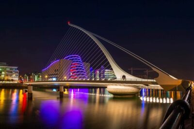 Dublin Walking Tour with Audioguide on Your Smartphone - Before you step outside: headphones, GPS, and app setup