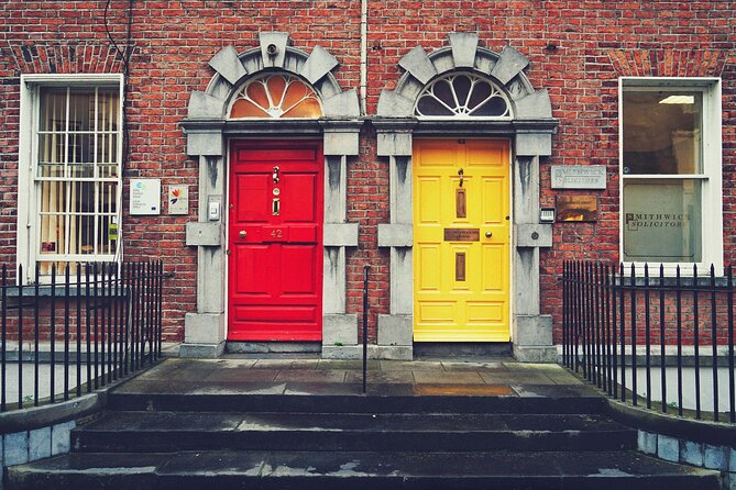 Dublin Walking Tour with Audioguide on Your Smartphone - Grafton Street and Trinity College: coffee energy and the Book of Kells story