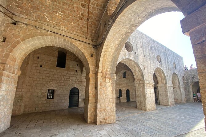 Dubrovnik Game Of Thrones self-guided tour with mobile app - Stop 1: Dubrovnik West Harbour and the Two-Fort View