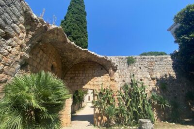 Dubrovnik Game Of Thrones self-guided tour with mobile app - How the Tour App Keeps You Moving (Offline, Repeatable, Clear)