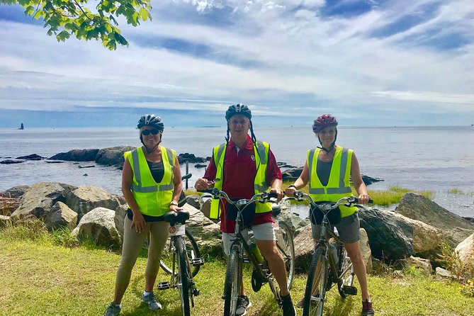 e-Bike and Bike Rentals: 7-Speed Bicycles and EBikes 3-hr Rental - Getting Started at 43 Middle Street and What Comes With You