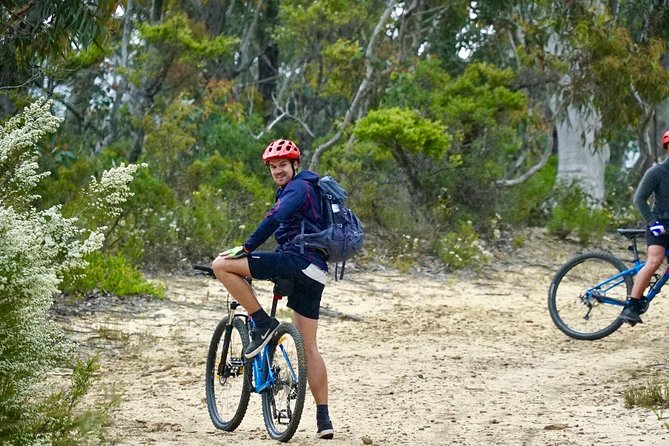 E-bike (electric) - Blue Mountains - Hanging Rock - SELF-GUIDED Hire Service - Hanging Rock: jaw-dropping views with loose footing