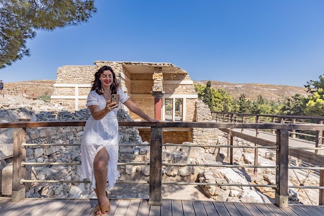 E-Ticket & Audio Tour for Knossos Palace: Unlock Minoan Majesty - Where you go on site (without a live guide)