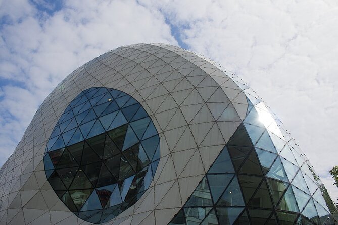 Eindhoven: City Walk with Audioguide in 7 Languages on your Phone - Van Abbemuseum and the culture pause you can plan