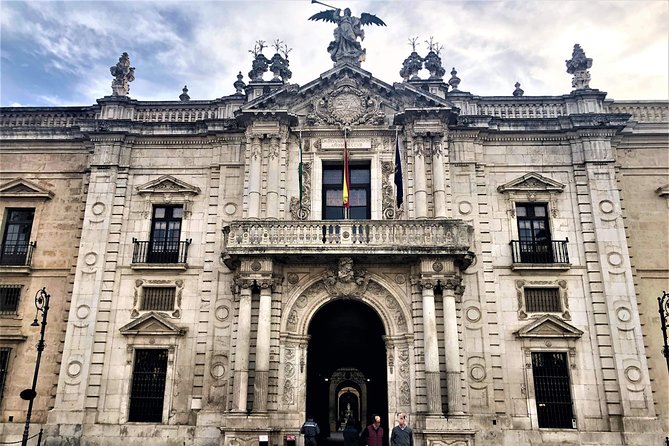 Essential Seville's Ancient History: An Audio Tour - Starting at Plaza Nueva: where your audio route begins