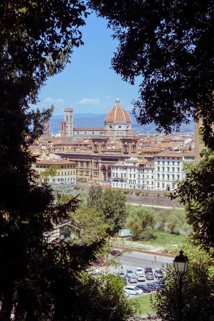 Florence: Eco-Friendly Golf Cart City Tour with Audio Guide - Key things you’ll notice on this Florence golf cart tour