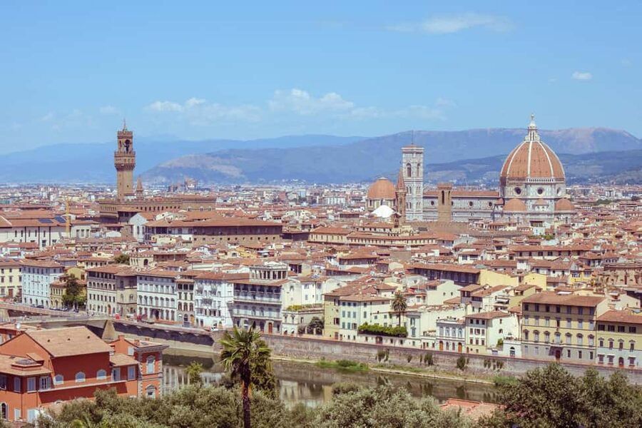 Florence: Eco-Friendly Golf Cart City Tour with Audio Guide - Why an electric golf cart makes sense for Florence streets