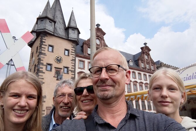 Frankfurt Old Town & Emperors: City Game & Walking Tour - The Old Town and Emperors theme: learning without a lecture