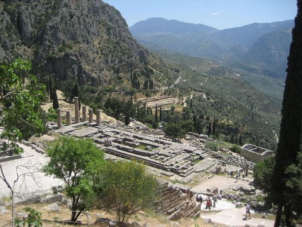 From Athens: Small-Group Delphi, Museum & Arachova Day Trip - Meeting Point and Getting Out of Athens Without the Headaches