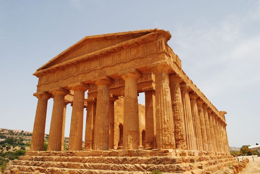 From Catania: Agrigento and Piazza Armerina Audioguide Tour - From Duomo Square: How the Full-Day Format Works
