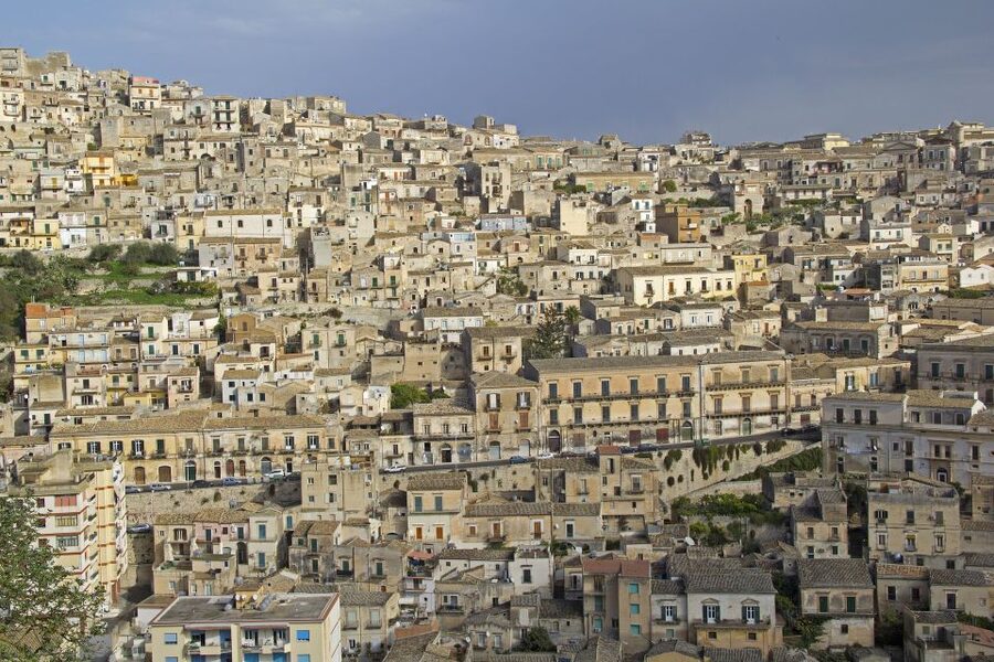 From Catania: Inspector Montalbano Day Tour with Audio Guide - Getting around: walking, time pressure, and the “9 hours” reality