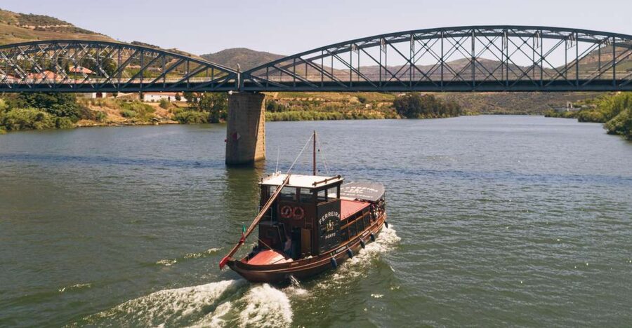 From Pinhão: Douro Valley Rabelo Boat Tour with Audio Guide - Your QR audio guide: how to use it and why it matters