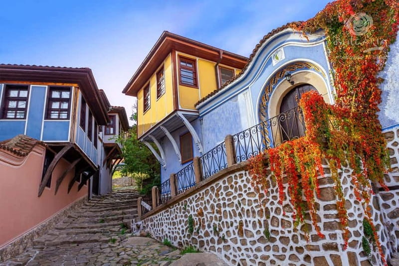 From Sofia: Plovdiv with audio guide + free pick-up - Amphitheatre and Roman Forum: read the city like a timeline
