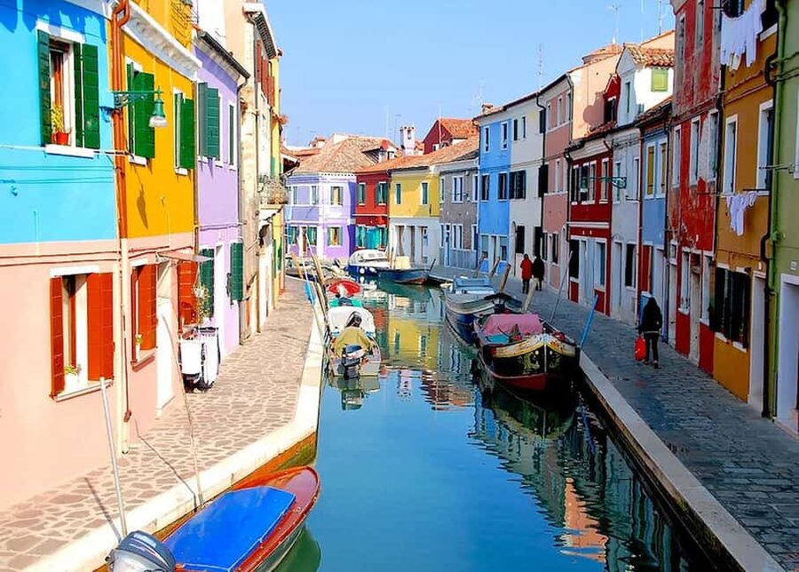 From Venezia: Murano, Burano, and Torcello Self-Guided Tour - Burano: colorful houses, lace craft, and cake time