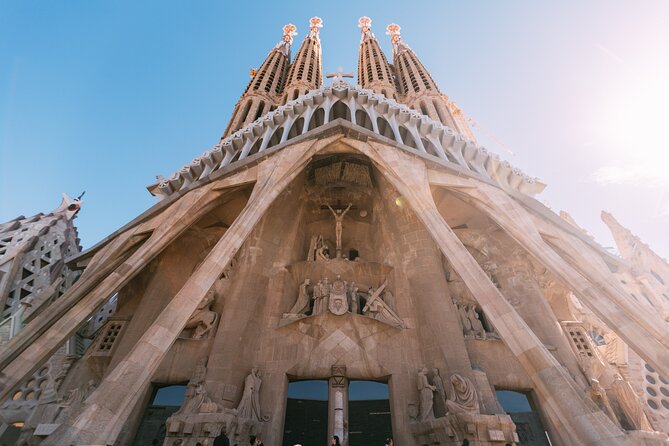 Gaudi and La Sagrada Familia Exterior Self-Guided Audio Tour - Avoiding the common snag: finding the start point and getting help