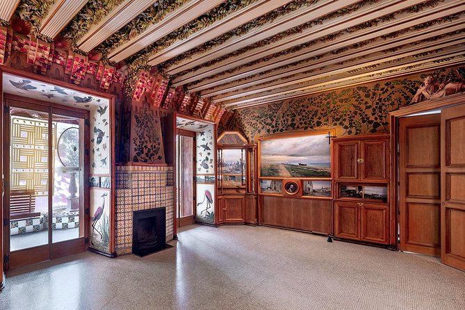 Gaudi´s Casa Vicens Skip the Line Ticket with Audioguide - Entering on time with a skip-the-line ticket (and what to expect instead of chaos)