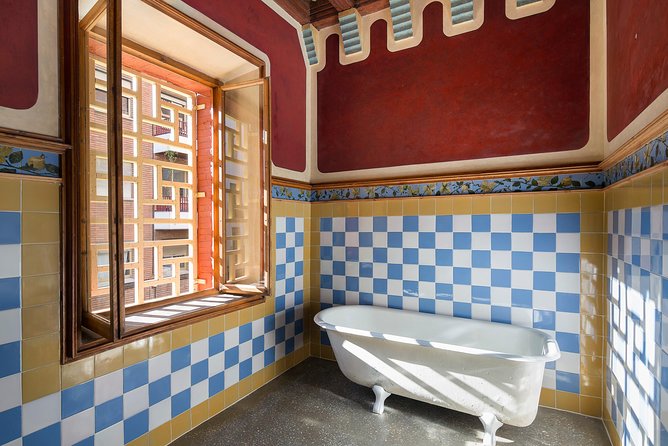 Gaudi´s Casa Vicens Skip the Line Ticket with Audioguide - Touring Casa Vicens: how the visit flows room to room