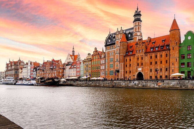 Gdansk Scavenger Hunt and Highlights Self Guided Audio Tour - Should you book the Gdańsk Scavenger Hunt?