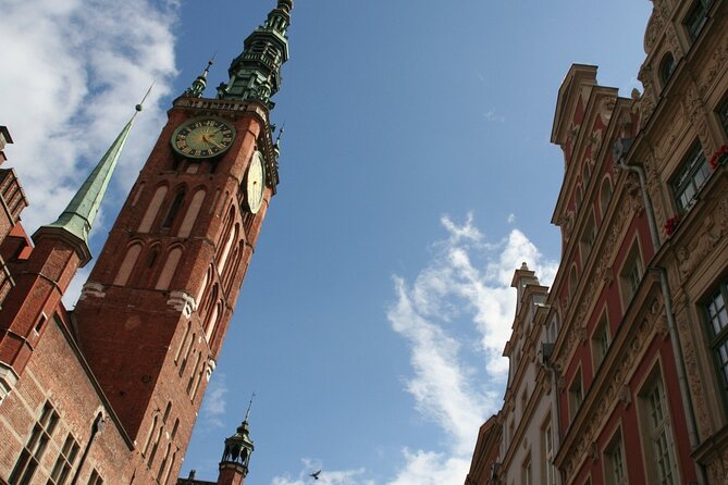 Gdansk Scavenger Hunt and Highlights Self Guided Audio Tour - Starting at the High Gate and using the World City Trail app