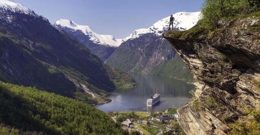Geiranger: Bus Tour with Multilingual Audio Guide - Why Geiranger From Above Changes the Whole Trip