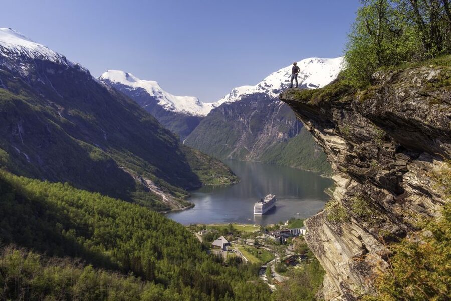 Geiranger: Bus Tour with Multilingual Audio Guide - Price and Time: What $78 Buys You in Real Terms