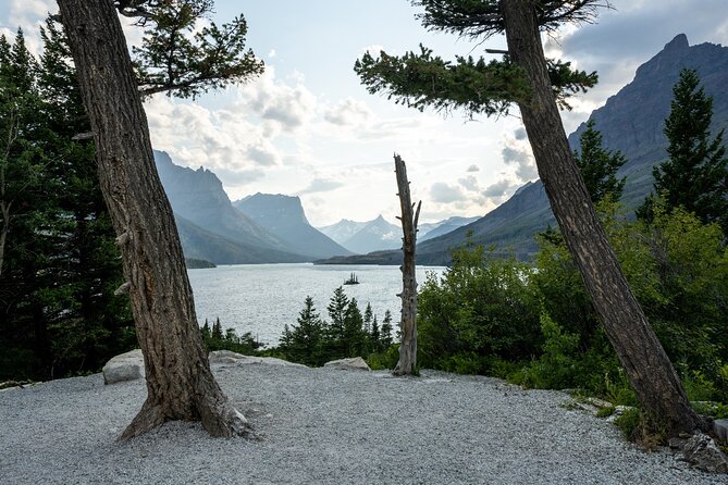 Glacier National Park Self-Guided Driving Audio Tour - Jackson Glacier Overlook, Piegan Pass Trailhead, Logan Pass, and Triple Arches