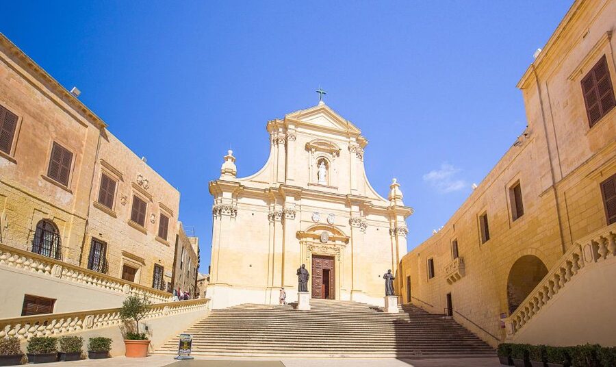 Gozo Day Pass Ferry and Hop-on Hop-off buses with audio Tour - Using the Audio Guide Smartly: Pick the Stops That Need It