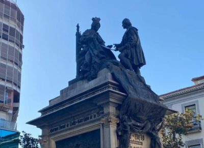 Granada's historic center: Self-guided tour created by an official guide - Getting the ONTUR app ready (and why it matters more than you think)