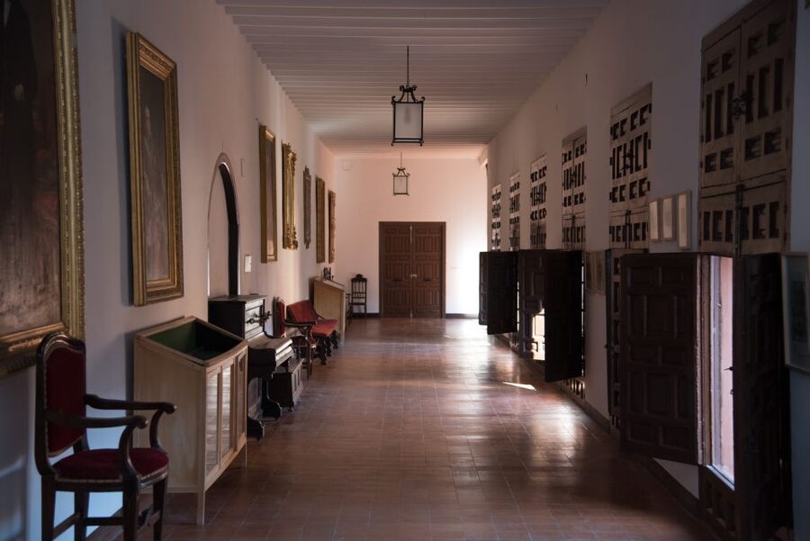 Granada: Sacromonte Abbey Entry Ticket with Audio Guide - Practical tips for a smooth visit (times, shoes, and the audio languages)