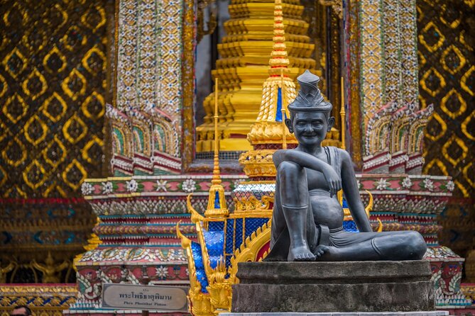 Grand Palace Self-Guided Walking Tour (entry not incl.) - Navigation reality check: audio cues instead of GPS pinpointing