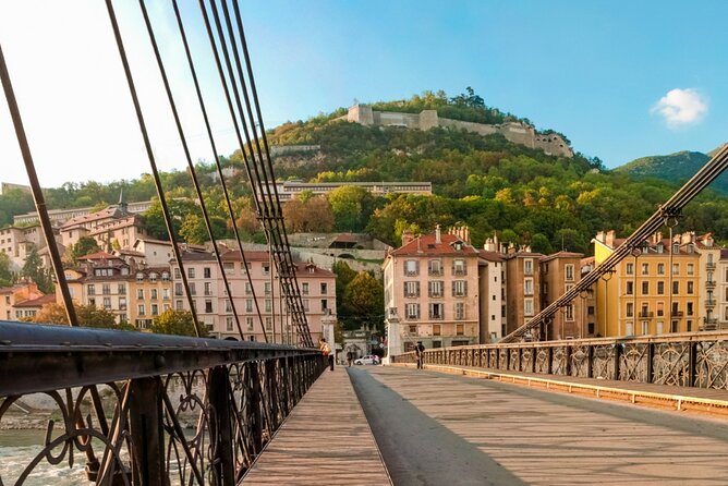 Grenoble Scavenger Hunt and Sights Self-Guided Tour - Fontaine des Trois Ordres: solving a sight through what you see