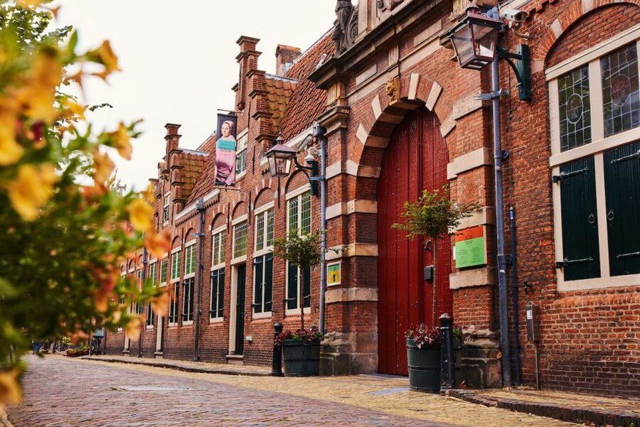 Haarlem: Frans Hals Museum Entrance Ticket with Audio Guide - Inside the Frans Hals Museum: The Civic Guard Paintings You Should Seek First