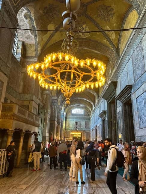 Hagia Sophia Skip-the-Line Ticket & Blue Mosque Audio Guide - Entering Hagia Sophia: upper gallery views and the “prayer floor” reality