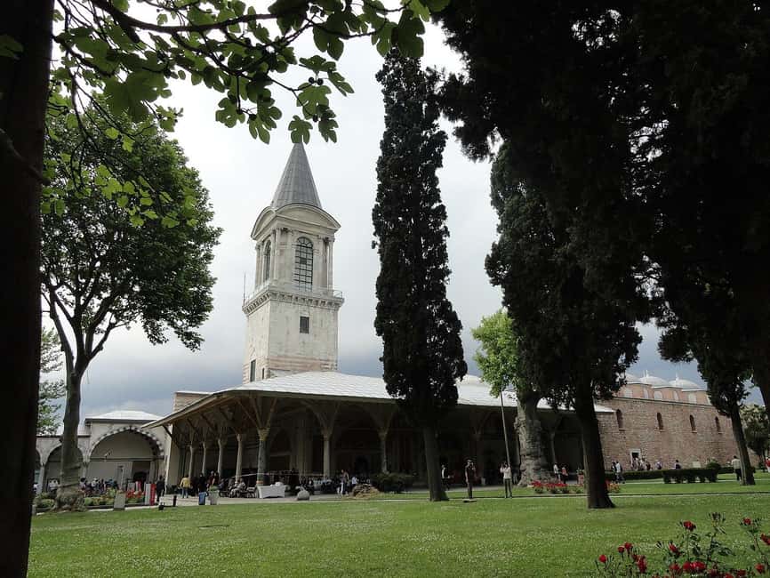 Hagia Sophia & Topkapi Palace Combo Tickets with Audio Guide - Hagia Sophia Museum: What You’ll Actually See (And What You Won’t)