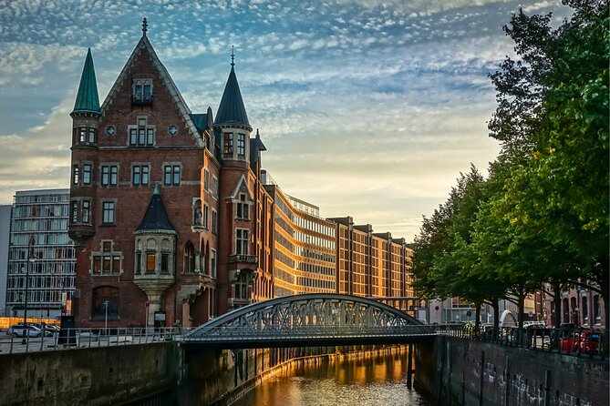 Hamburg Scavenger Hunt and Highlights Self Guided Audio Tour - Should you book this Hamburg Scavenger Hunt?