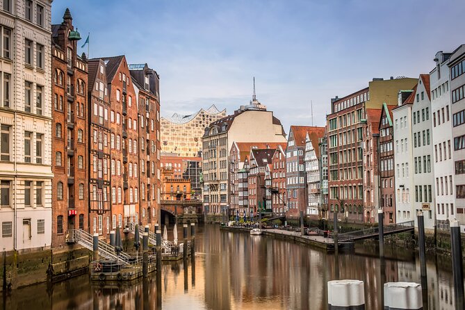 Hamburg Waterfront Adventure: Self-Guided Pirate Quest - Michelwiese, Baumwall, and Kehrwiederspitze: Puzzle Breaks With Big Views