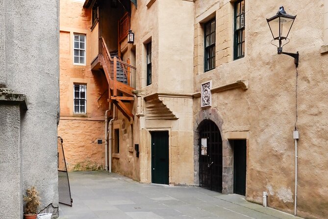 Highlights from Edinburgh’s Old Town: A Self-Guided Audio Tour - Gladstone’s Land and Riddle’s Court: small stops with big “how did I miss this?” energy
