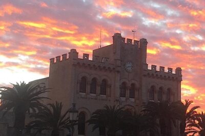 Historic Ciutadella: A Self-Guided Audio Tour - Starting at Plaça des Born: get oriented fast