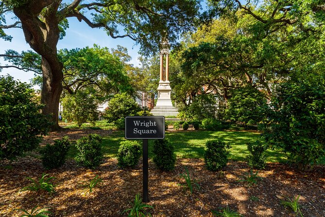 Historic Savannah Self-Guided Walking Audio Tour - Stop 8: Chippewa Square and architecture you can actually spot