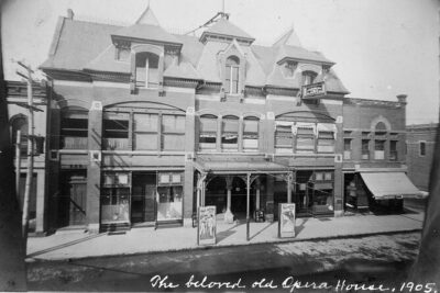 Historical Downtown Eau Claire: A Self-Guided Walking Tour - Meeting at Trust Point and setting up the VoiceMap app smoothly