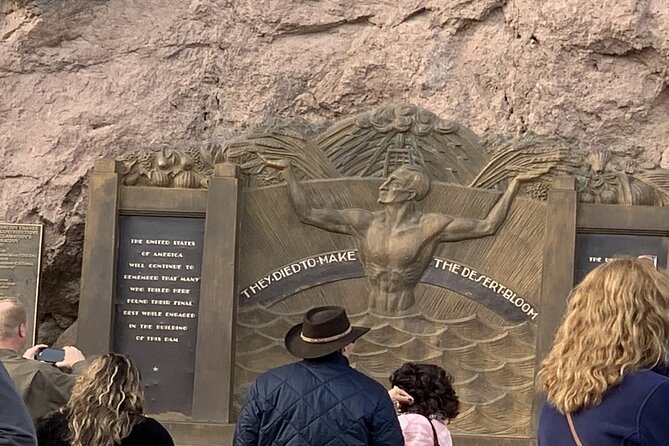 Hoover Dam Self-Guided Driving Audio Tour Guide - Route at a Glance: From Vegas Sign to Lake Mead and Hoover Dam
