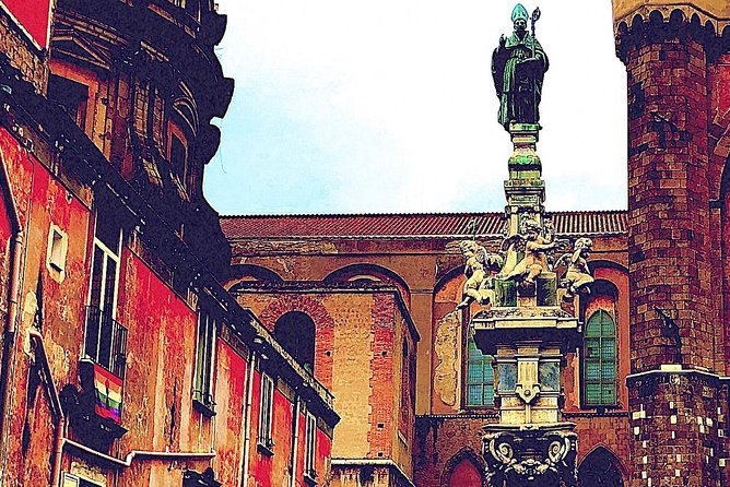 Interactive audio guide for the historic center of Naples - Sant’Anna dei Lombardi and the Vasari Sacristy: a Renaissance highlight that costs extra