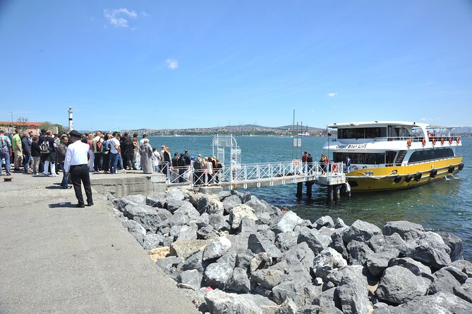 Istanbul: Bosphorus and Golden Horn Cruise with Audio Guide - Bridges, Rumeli Fortress, and Anatolian Fortress: The Istanbul Split You Can See