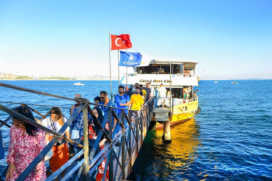 Istanbul: Bosphorus Cruise w/Audio Guide and Sunset Option - Why this Bosphorus cruise is a smart Istanbul overview