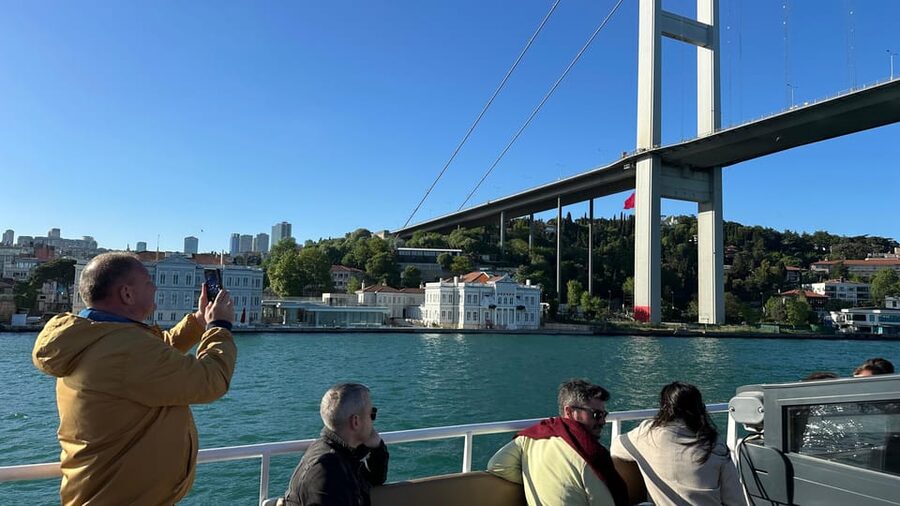 Istanbul: Daytime or Sunset Sightseeing Cruise & Audio Guide - Key Highlights You’ll Care About