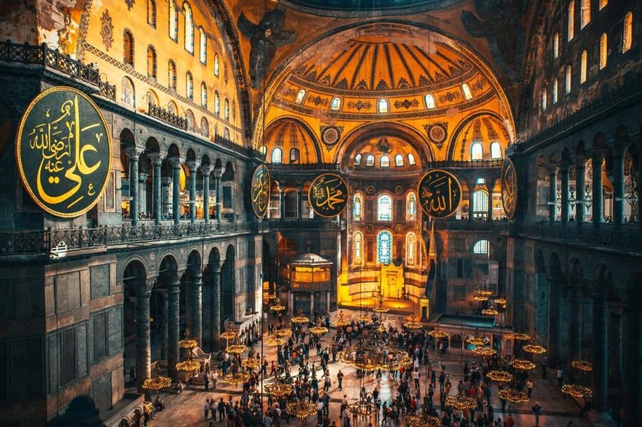 Istanbul: Hagia Sophia Skip-the-Ticket Line & Audio Guide - The details that hit hardest: submerged columns and Medusa heads