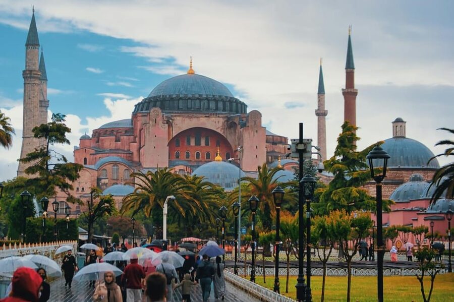 Istanbul: Hagia Sophia Skip-the-Ticket Line & Audio Guide - Crowd reality, prayer rules, and the no-photography part