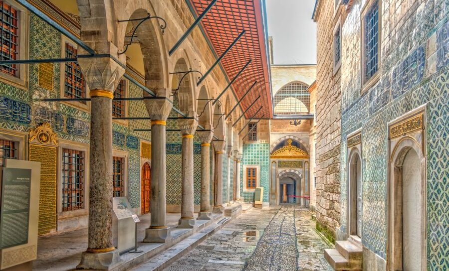 Istanbul: Topkapi Palace and Harem Ticket with Audio Guide - Views that make the palace feel designed, not accidental