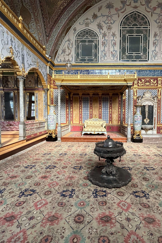 Istanbul: Topkapi Palace & Harem Museum Ticket & Audio Guide - Audio guide app: the best prep is the boring kind