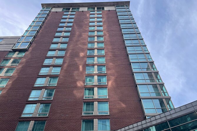 Kansas City Self-Guided Walking Audio Tour - Barney Allis Plaza and How Jazz Clubs Disappeared